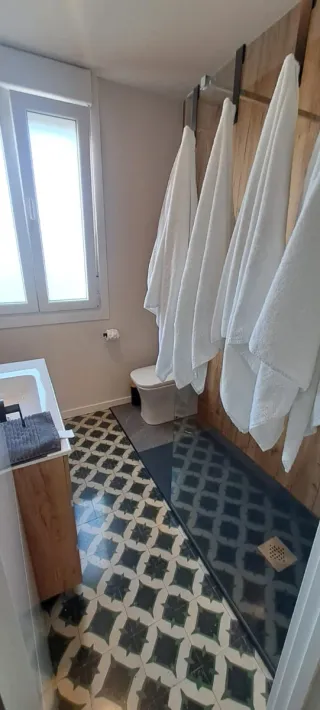 ALQUILO HABITACIÓN A CHICA