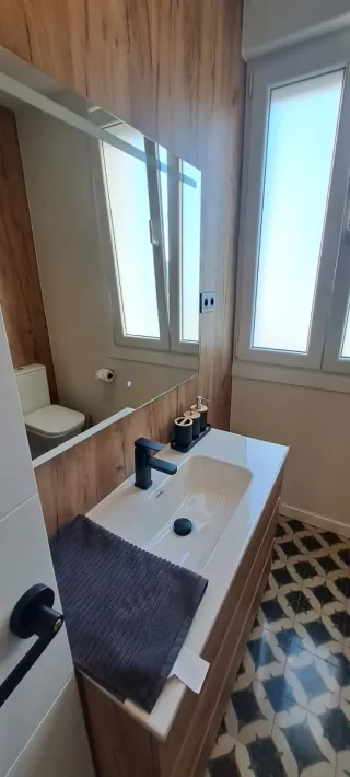 ALQUILO HABITACIÓN A CHICA