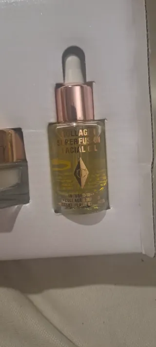 Estuche Charlotte Tilbury Magic + Science