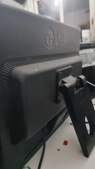 Pantalla LG 19" Táctil para TPV