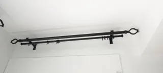 Barra de cortina doble de metal negra