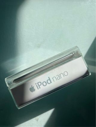 Apple iPod nano 16GB 4ª Gen (incluye accesorio)