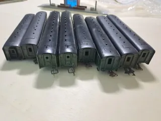 8 Carrozze Verdi per Trenino Elettrico