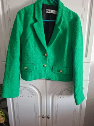 Blazer Zara verde botones dorados