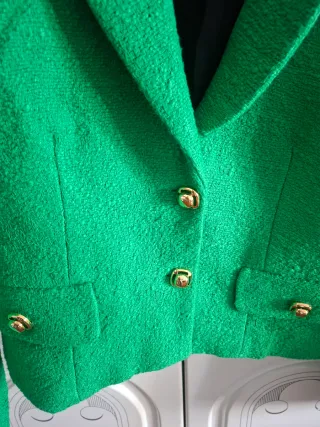 Blazer Zara verde botones dorados