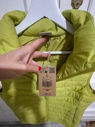 Chaleco Scalpers verde pistacho  a estrenar