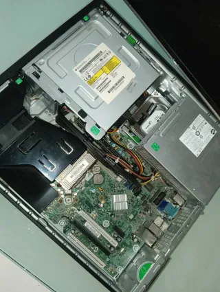 HP Compaq elite 8300 SFF - PC Escritorio