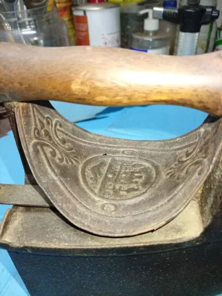 Plancha antigua de carbón, de chimenea