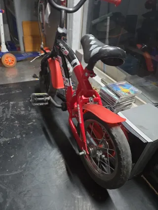 Bicicleta infantil roja GP