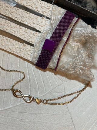 Reloj pulsera morado con piedras Fiesta