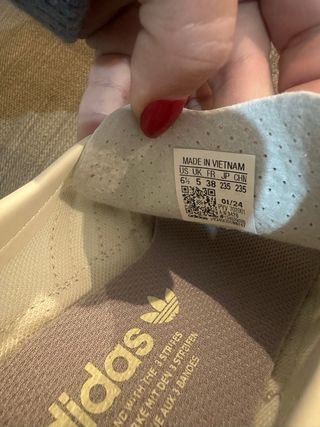 Deportivas Adidas Blancas y Moradas