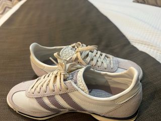 Deportivas Adidas Blancas y Moradas