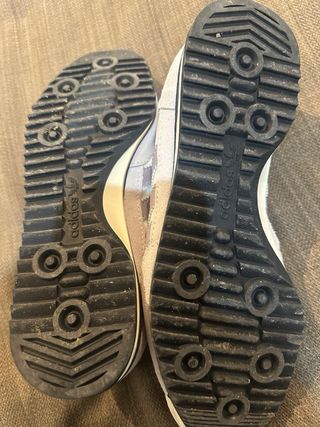 Deportivas Adidas Blancas y Moradas