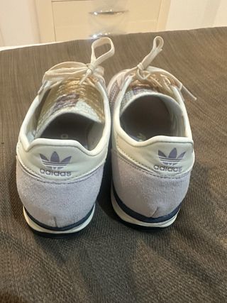 Deportivas Adidas Blancas y Moradas
