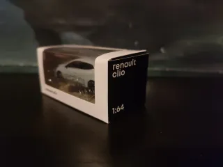 Coche Renault Clio a escala