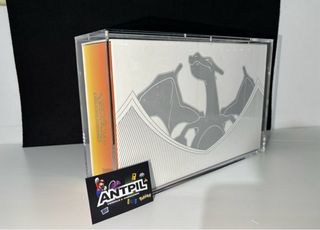 Custodia acrilica per Charizard UPC Spada Scudo