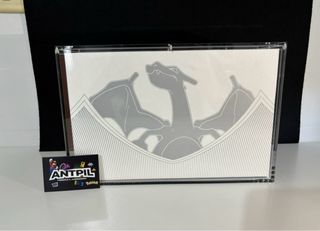 Custodia acrilica per Charizard UPC Spada Scudo