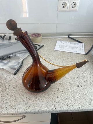 Porrón de vino ámbar