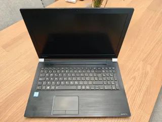 Portátil Toshiba Satellite Pro I7 7500 U