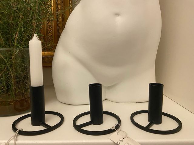 Portavelas minimalista negro de metal