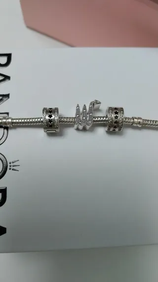 Lote charms Pandora. 2 clip y Escorpio.