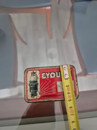 Caja antigua bujías Eyquem