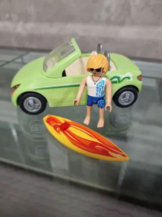 Coche Playmobil con surfista