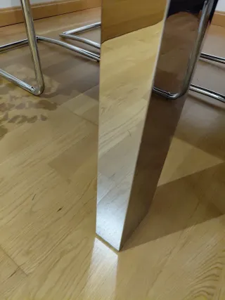 Mesa de comedor cristal y metal