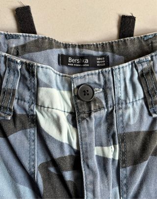 Jeans donna cargo. Stampa mimetica Stile urban XXS