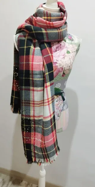 Pañuelo/Bufanda Tartán extra largo.