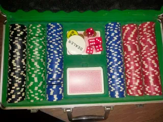 Maletín de póker completo