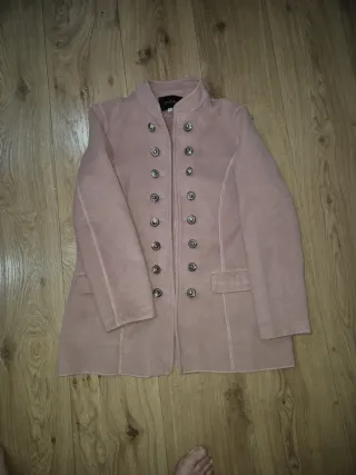 Chaqueta rosa y 2 vestidos flores