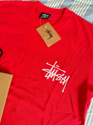 T-shirt Stüssy Vermelha
