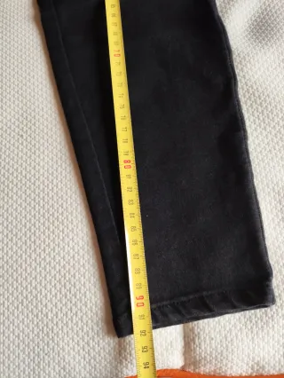 Vaqueros negros Zara efecto motero