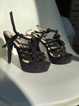 Tacchi neri con plateau