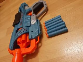 Nerf Elite 2.0 con 6 balas