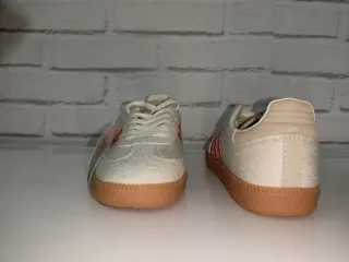 Zapatillas Adidas Samba OG  Beige y Rojo