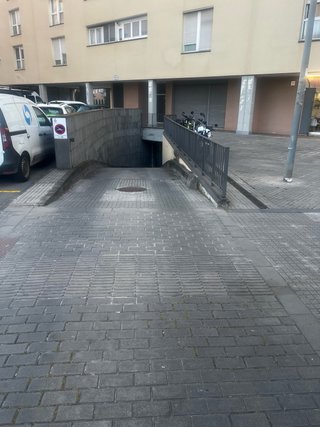 venta plaza de parking en Pau  Picasso