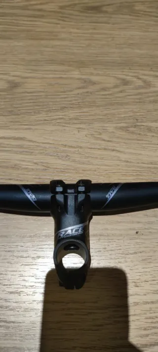 Manillar y potencia bicicleta marca Race.