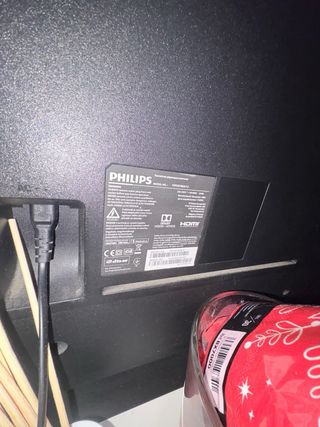 Televisor Negro y Plateado