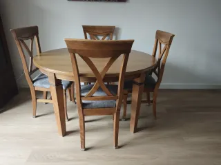 Mesa comedor ovalada con 4 sillas