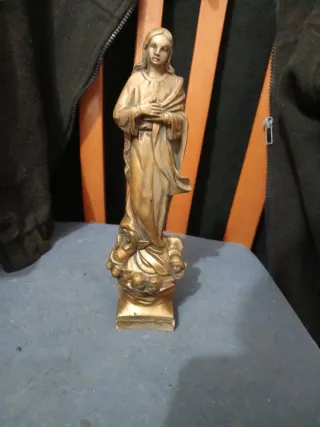 Escultura Virgen María  Dorado