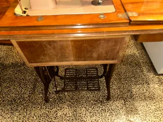 Máquina de coser Singer antigua