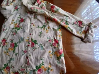 Camiseta Zara niña floral manga larga