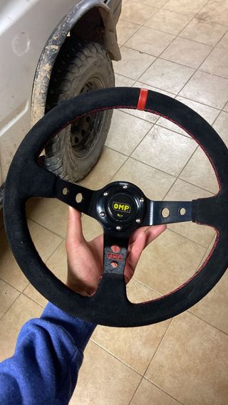 Volante OMP Desplazado