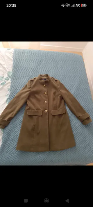Abrigo verde militar mujer