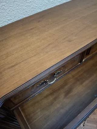 Vajillero antiguo de madera