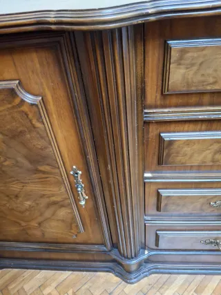 Vajillero antiguo de madera