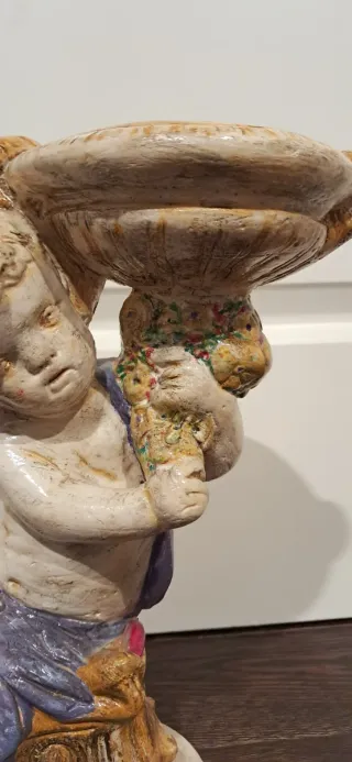 Antigua figura de querubín de escayola