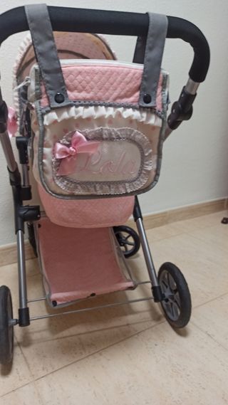 Carrito de muñecas.